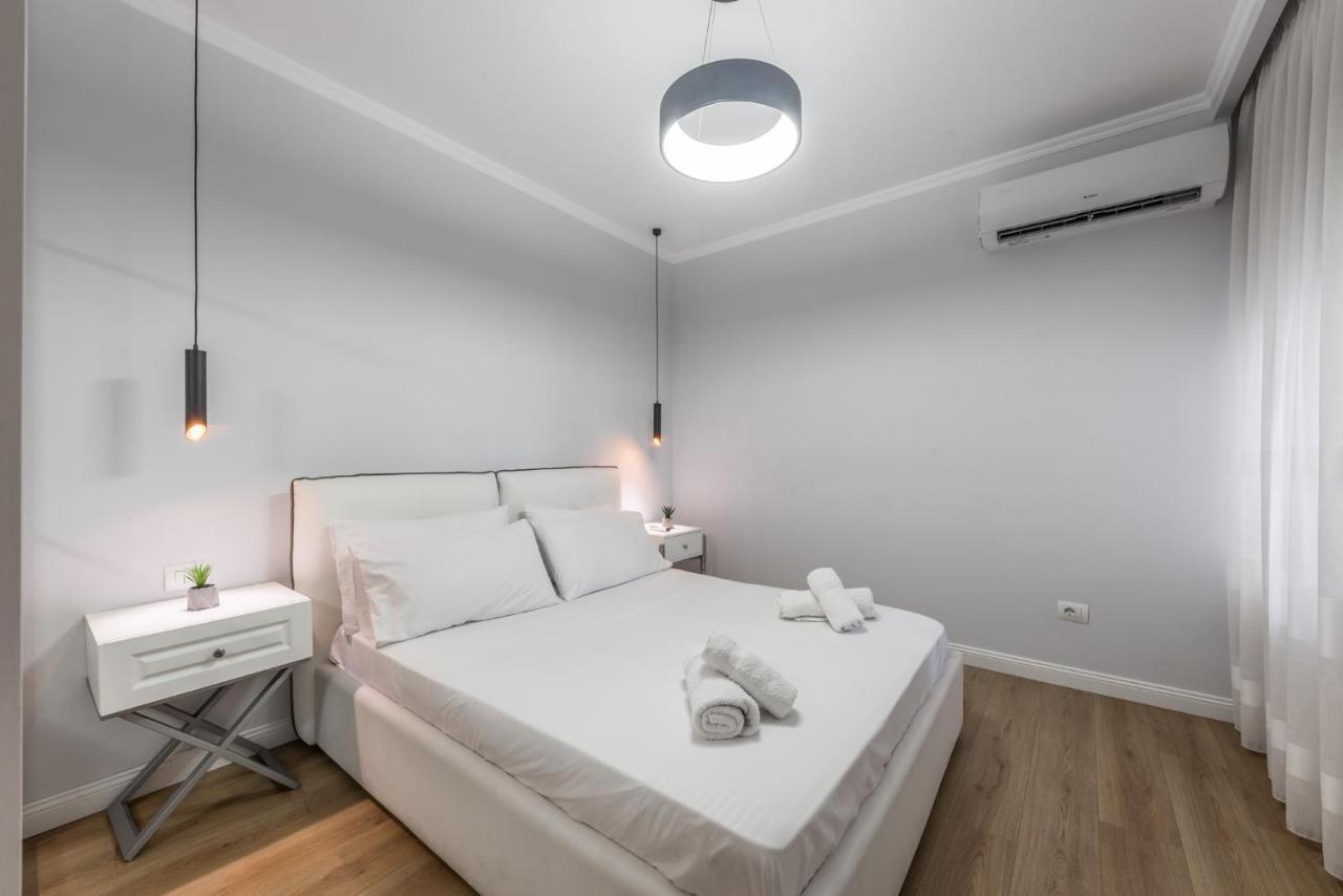 Luxurious Modern Apartament