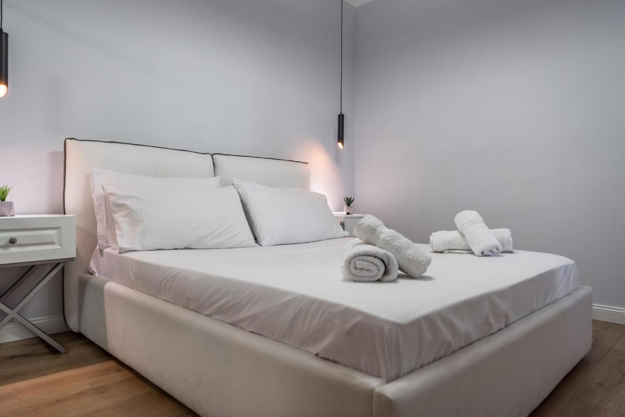 Luxurious Modern Apartament