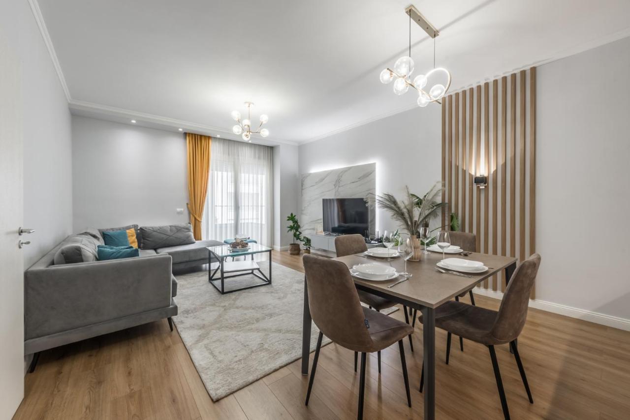 Luxurious Modern Apartament